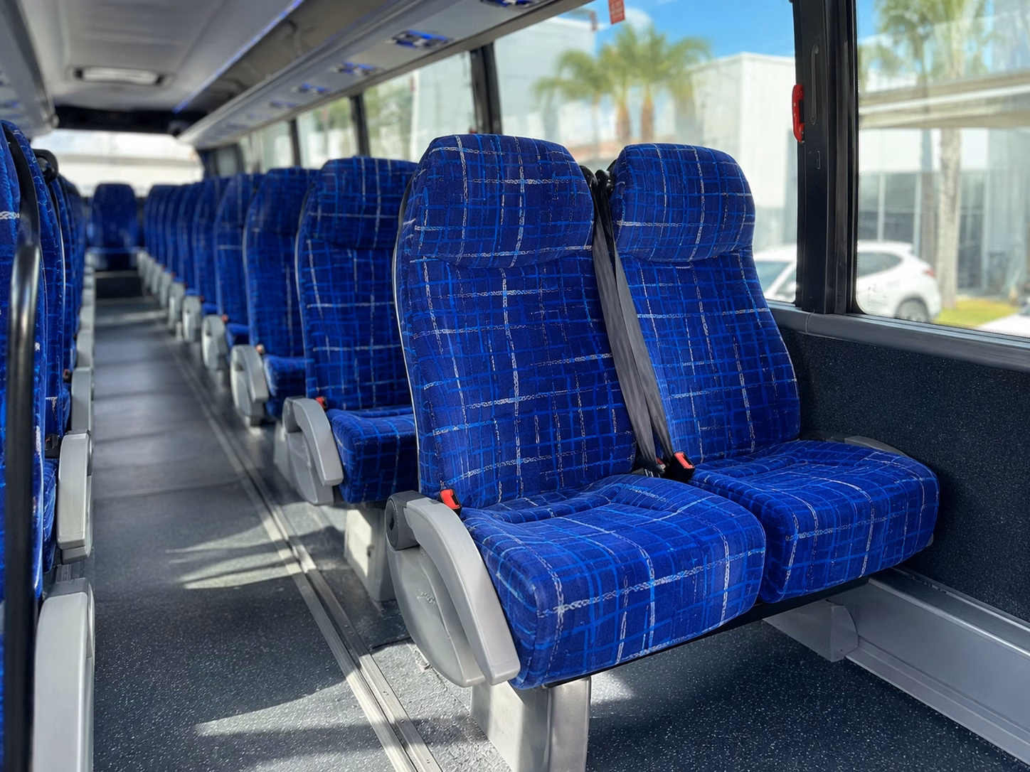 charter bus rentals for large eugene prom groups that need more space