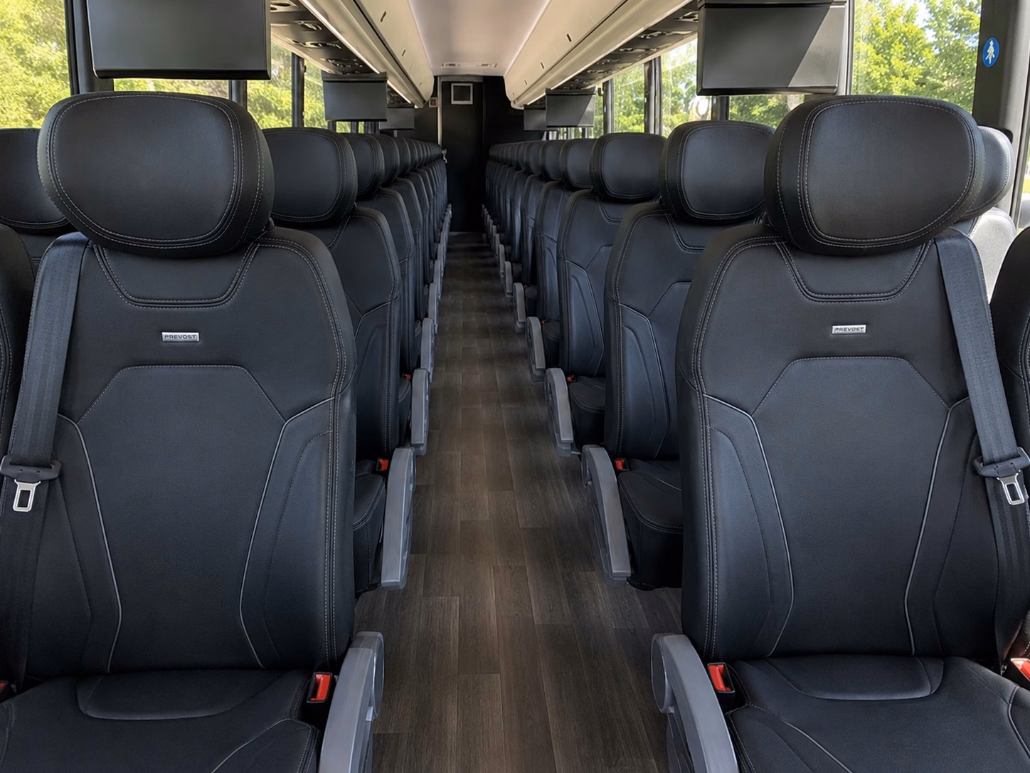 vineyard wedding shuttles in the willamette valley are easier to book than you think