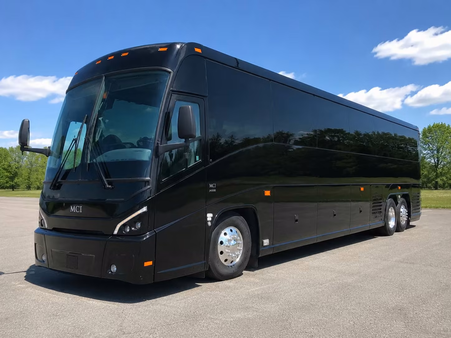 wedding and winery shuttle bus rentals in eugene oregon